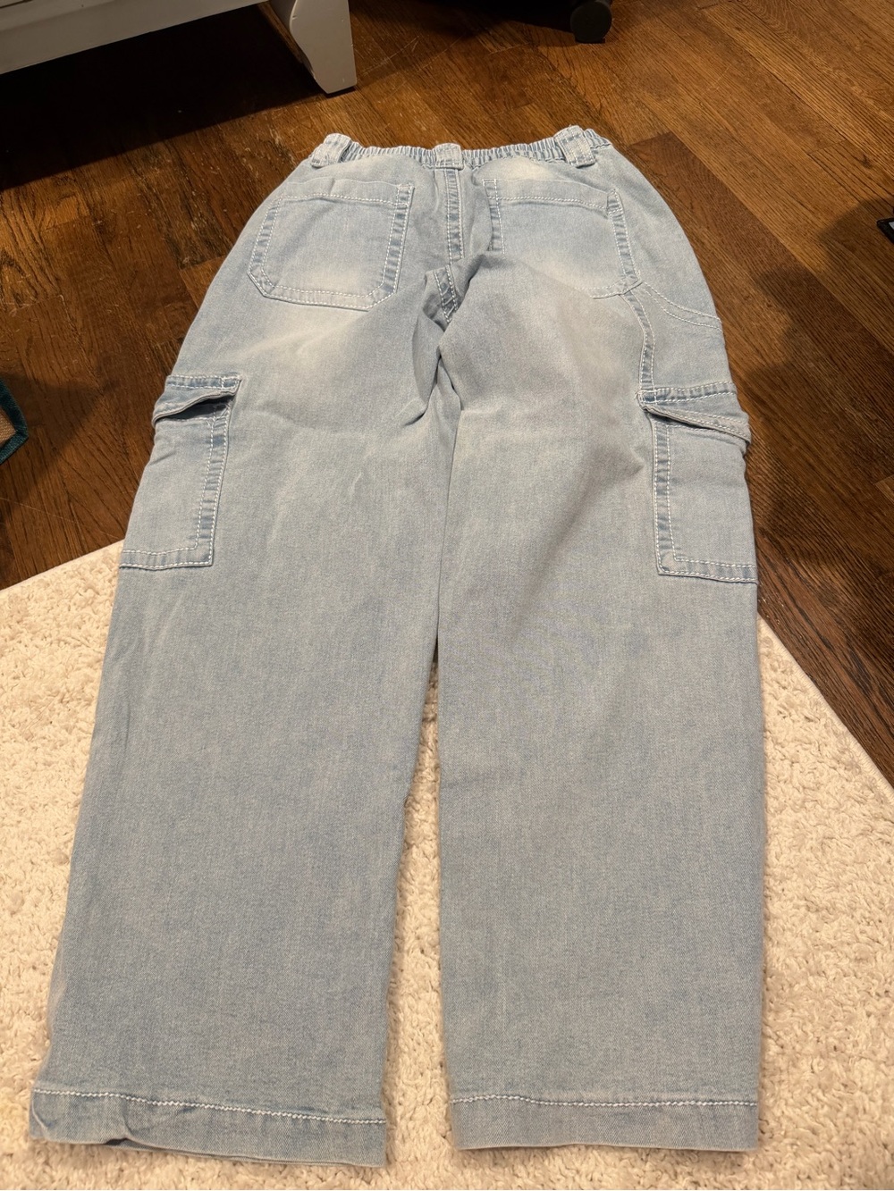 Jeans - Picture 2 of 3